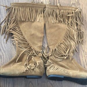 Fringe boots